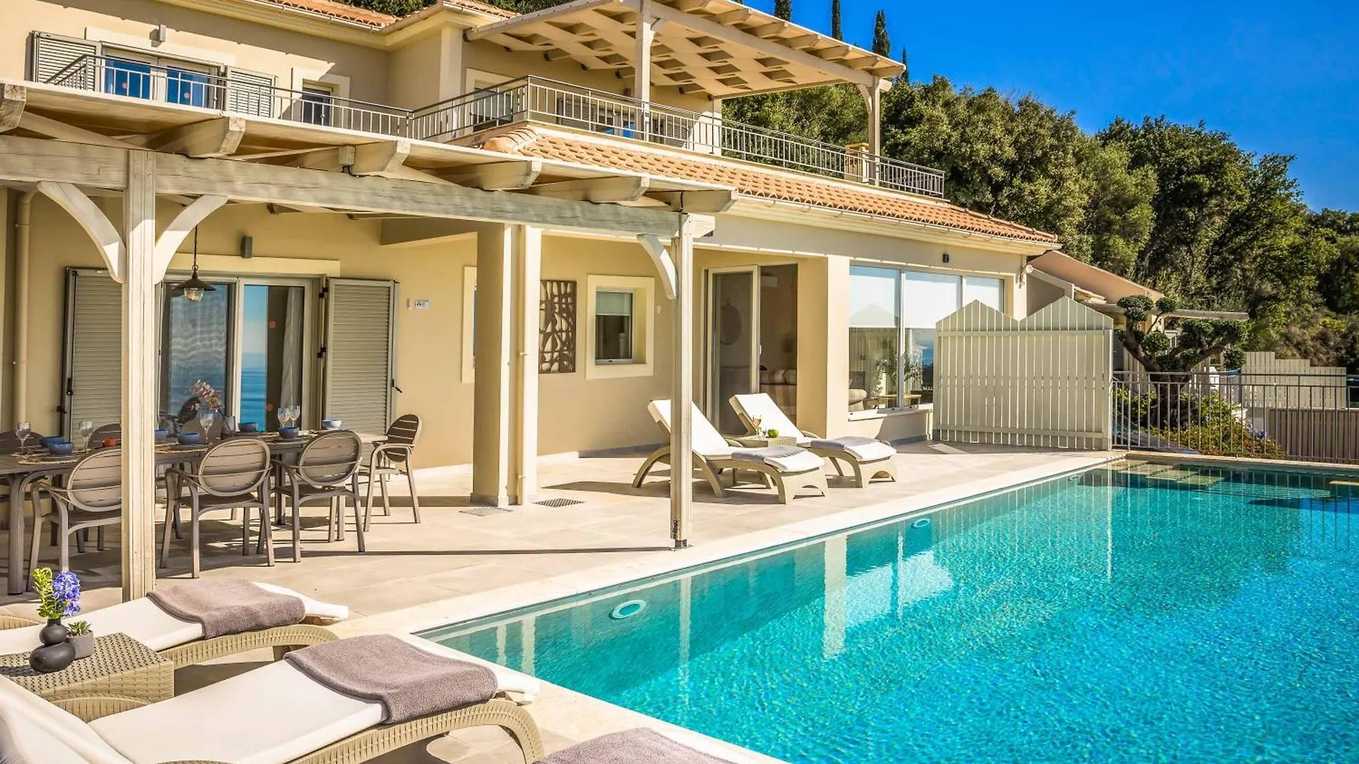 Villa Lemoni トラペザキ